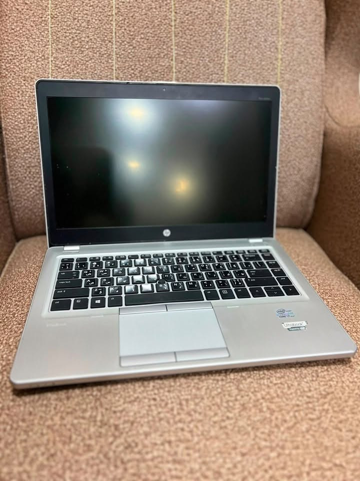 لابتوب HP Ultrabook للبيع
* الماركة: HP
* النوع:  HP Ultrabook (خفيف ونحيف )
* المعالج: Intel Core i5
    الشاشة: تقريباً 14 إنج ⁠
    البطارية: جيدة
نضيف واستخدم قليل 
السعر (٢٥٠) وبي مجال
مكاني الگرمه

واتساب ***********
