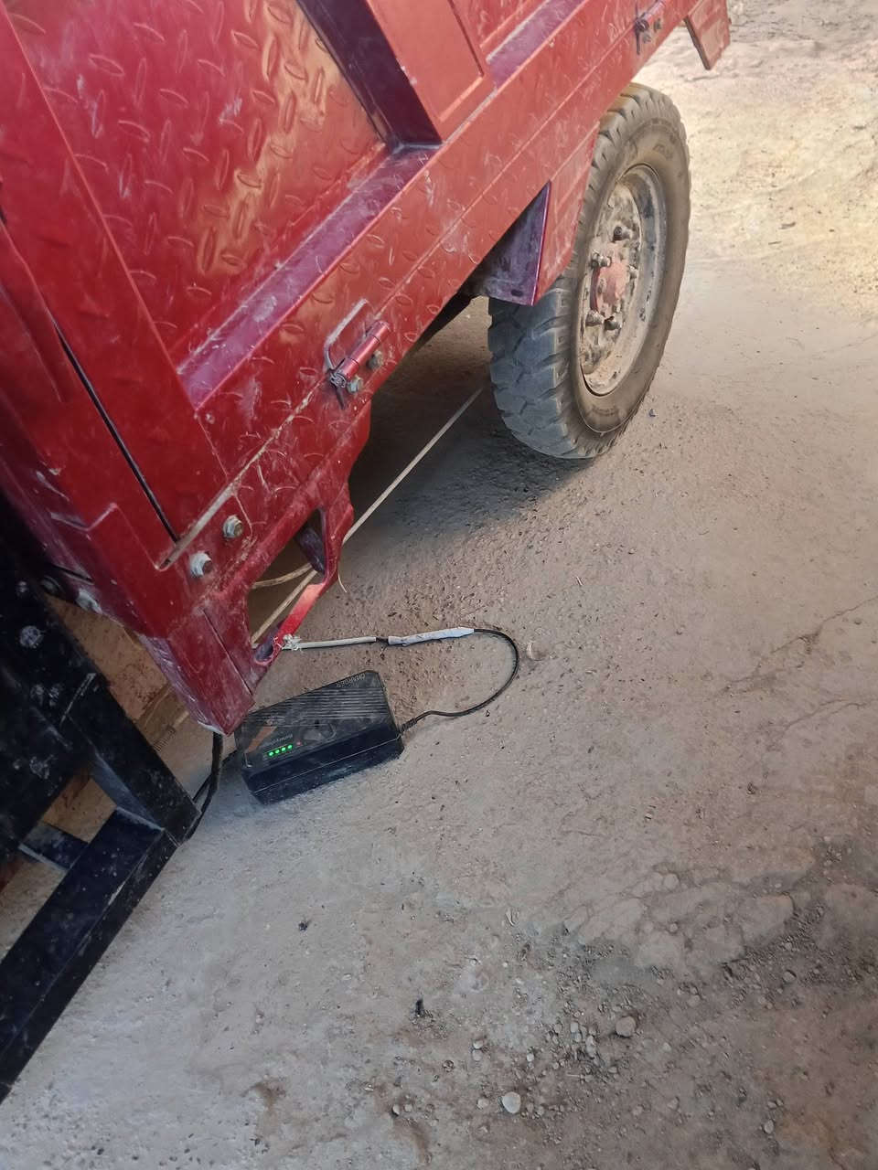 سلام عليكم عندي ستوته شحن البيع مليون ونص بها مجال رقم ***********
