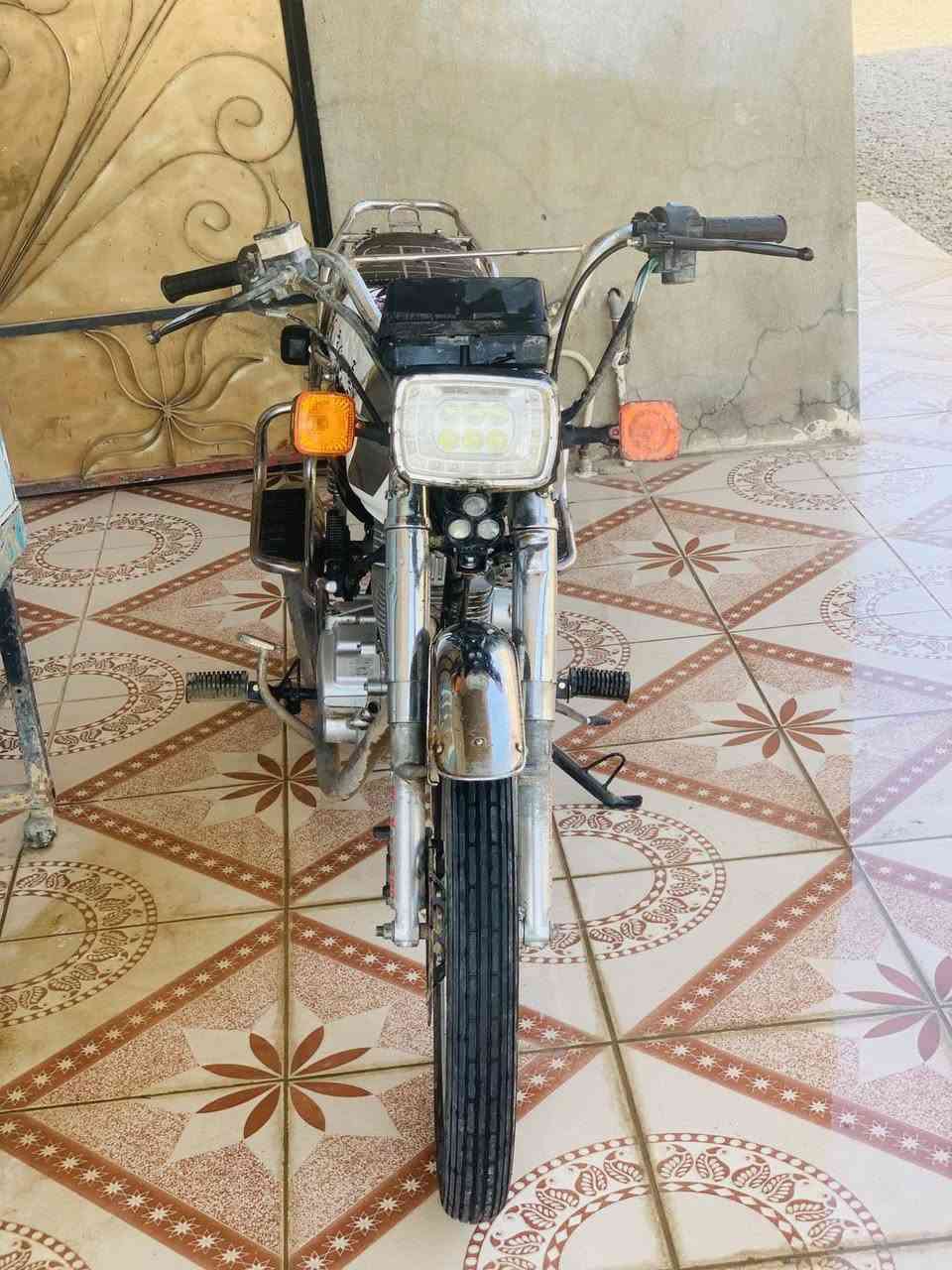 السلام عليكم موطور للبيع موديل 2021السعر 350وبي مجال شي بسيط
النوع جني كله موديل 2021
محرك مفتوح مرة وحدة شرط لا صرف ولا تبخير 
كهربايات كلو شغال 
نشاط فول 
نضافة شوف العين 
ويالة شرط عدلات 
مرتب علة اخر حباية 
العنوان الشركاط الساحل الأيسر اسديرة وسطى 
التواصل خاص او واتساب او اتصال ***********
السعر 350وبي مجال شي بسيط 
@إشارة
