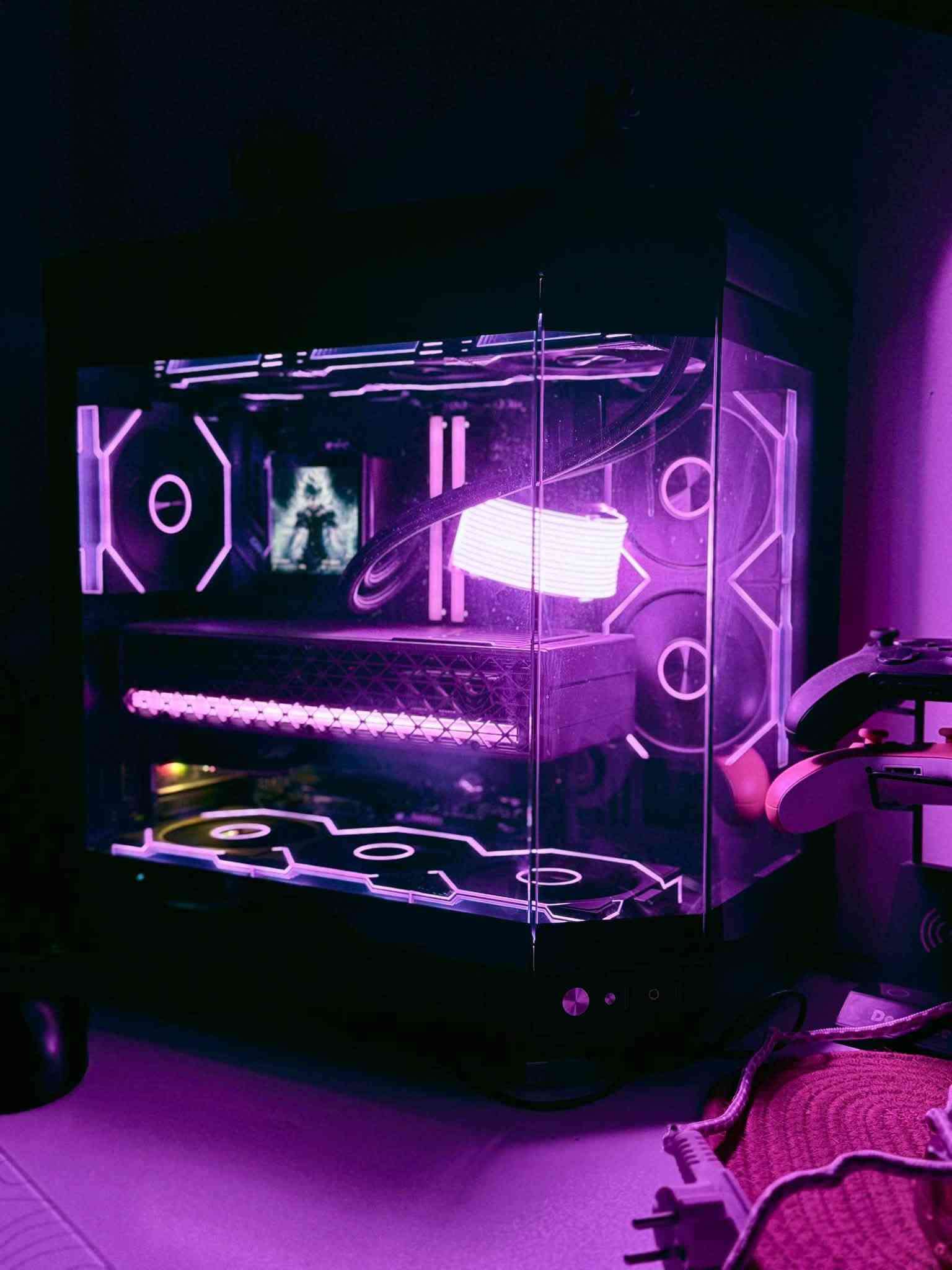 🔥 Gaming Setup كامل للبيع

السلام عليكم، ست أب متكامل بحالة مرتبة جداً، استخدام بسيط ومعظم القطع بالضمان + كامل العلب والملحقات.

🖥️ PC SETUP
• Ryzen 7 7700
• GIGABYTE X870
• Sapphire NITRO+ RX 9070 XT — أعلى نسخة
• 32GB DDR5 6400MHz Manta
• 1TB M.2 NVMe — جديد
• 360mm AIO Liquid Cooler
• RIUX 850W 80+ Gold Full Modular
• XIGMATEK CUBE + ARCTIC ATX RGB
• Custom Fans + AsiaHorse Sleeved Cables

💰 سعر الـPC: 3,150,000 IQD
متوفر تبديل إلى Ryzen 7 7800X3D مع دفع فرق السعر.

🖥️ MONITORS

MSI MAG 271QP QD-OLED X28
27” QD-OLED | 2K | 280Hz | 0.03ms | HDR True Black 400 | HDMI 2.1
استخدام شهر — 750,000 IQD

MSI 27” IPS
2K | 180Hz — 220,000 IQD

🎮 ACCESSORIES
• MTS 3KVA Online UPS — 350,000
• White Glass Mouse Pad — 50,000
• Glorious Model D 2 Wireless — 100,000
• Pulsar V4 Medium — 100,000
• Keychron Wooden Magnetic Mechanical Keyboard — 130,000
• EK75 VIA Mechanical Keyboard
• HyperX Cloud III Wireless — جديد — 130,000
• Xbox Controller — جديد — 100,000 للواحد ×2

🪑 المكتب والكرسي
• كرسي ستنكر — 150,000
• مكتب L تفصيل خاص، 2م × 122سم — 250,000

💻 MINISFORUM AI Mini PC
Ryzen 7 8745HS | Radeon 780M | 16GB DDR5 5600 | 512GB Gen4
استخدام أسبوع تقريباً + كامل الملحقات
💰 600,000 IQD

🎯 DMA كاملة مع جميع الملحقات
💰 400,000 IQD

📍 الموقع: بغداد — حي الجهاد

📞 ***********
📞 ***********

واتساب أو اتصال — غير متواجد على فيسبوك.

نص مكتوب في الصور:
- BUILT FOR PERFORMANCE CUSTOM PC BUILD RYZEN 7 7700 8 Cores / 16 Threads RX 9070 XT Sapphire NITRO+ أعلى نسخة 32GB DDR5 6400MHz 1TB NVMe جديد وغير مستخدم READY FOR GAMING & CREATIVE Custom PC CPU AMD Ryzen 7 7700 8 Cores / 16 Threads Motherboard GIGABYTE X870 GPU Sapphire NITRO+ Radeon RX 9070 XT أعلى نسخة RAM 32GB DDR5 6400MHz Manta SSD 1TB M.2 NVMe جديد وغير مستخدم CPU Cooler 360mm AIO Liquid Cooler PSU RIUX 850W 80+ Gold Full Modular Case XIGMATEK CUBE ARCTIC ATX RGB Custom Fans مرتبة AsiaHorse Cable Management / Sleeved Cables PREMIUM BUILD QUALITY OPTIMIZED AIRFLOW CLEAN & ORGANIZED CABLES RGB CUSTOMIZATION STABILITY & LONGEVITY سعر الجهاز فقط: 3,150,000 IQD More than a PC.. It's your setup