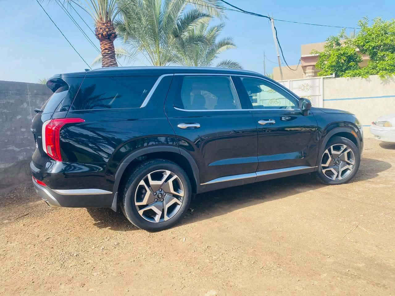 السلام عليكم
هونداي بالسايد
Palisade
◻️ ســـــــنة الــــصـنع 2024 فئة sel
◻️ الــمسافة المـقطوعه : زيروو40كم 
◻️ ناقل الــــــحركــة :  اتوماتيك
◻️ ســــعة الـــــمــــحرك : V6 3.8L
◻️ لــــــــون الــــســـيارة : أسود متغير
⚪️ مميزات السيارة :
▫️7 مقاعد 
▫️مقاعد كهرباء
▫️ميزة Auto Hold
▫️تثبيت سرعة 
▫️ كاميرا 360درجة + كامرة بالدشبول 
▫️ وضعيات قيادة محرك
▫️وضعيات قيادة للطرق الوعرة
▫️تدفئة مقاعد+تبريد
▫️شاشة وسطية تدعم Android Auto , Apple CarPlay
▫️تكييف خلفي منفصل
▫️اضاءة LED عصرية
▫️مقابض تبديل سرعة
▫️تثبيت سرعة على المنحدرات
▫️مأخذ شحن للجوال 
وبعد بيها هواي مواصفات
الحادث خفيف صور الحادث فقط باب الصدر 
📞 للتواصل ***********
(ملاحظه) سياره رقم بغداد داخلة بكتاب الشهداء (بأسمي شخصيا)
