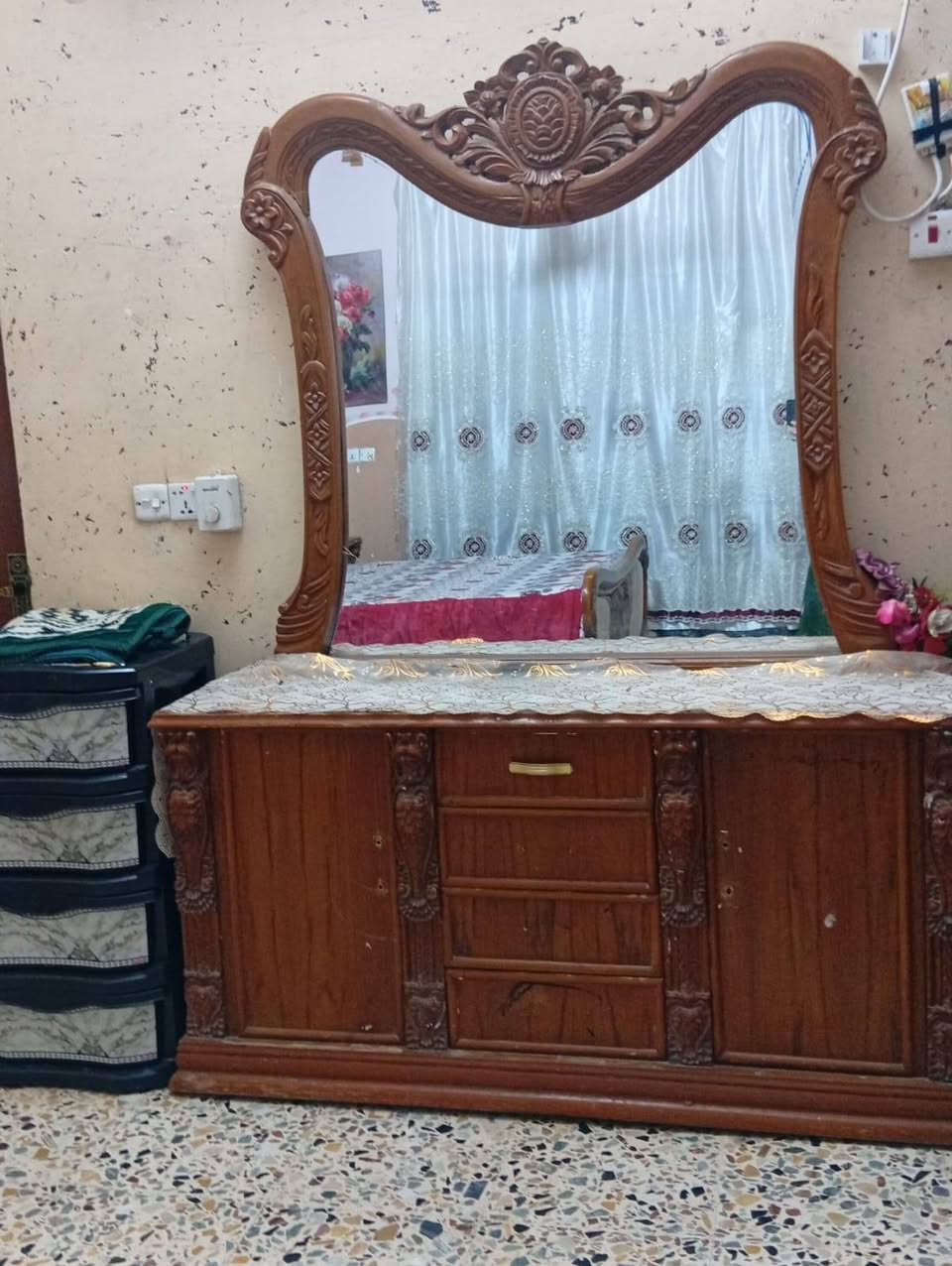 غرفة احطاطة فووول مواصفات
السعر مليون و 800 وبيه مجال 
الفلوجة ـ جبيل 
***********
