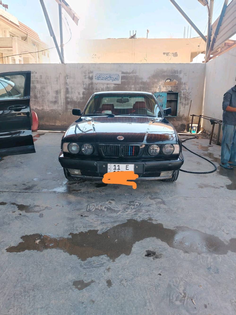 السلام عليكم
                                                                          BMW للبيع 
رقم بغداد الجديد والسنويه جديده بأسمنه
موديل ٩٤
السيارة نظيفه جدا ومكينه جديده وصبغ كامل فرن حراري قبل شهرين صبغتها السيارة جاهزه من كلشي
للأستفسار ***********