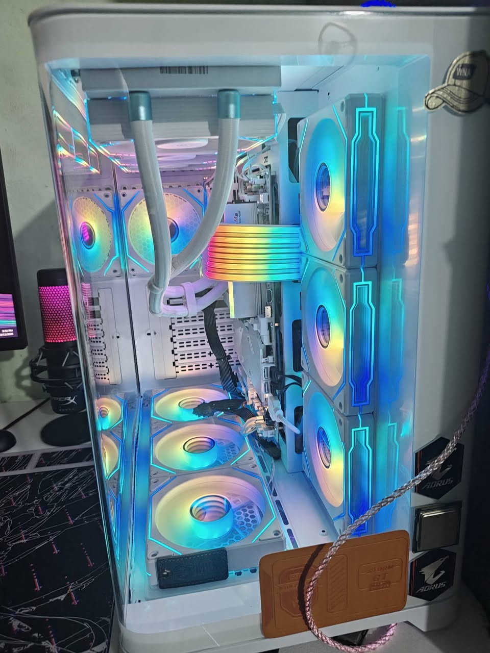 رايزن 7700 • مذربورد AORUS X870 • رام 16GB DDR5