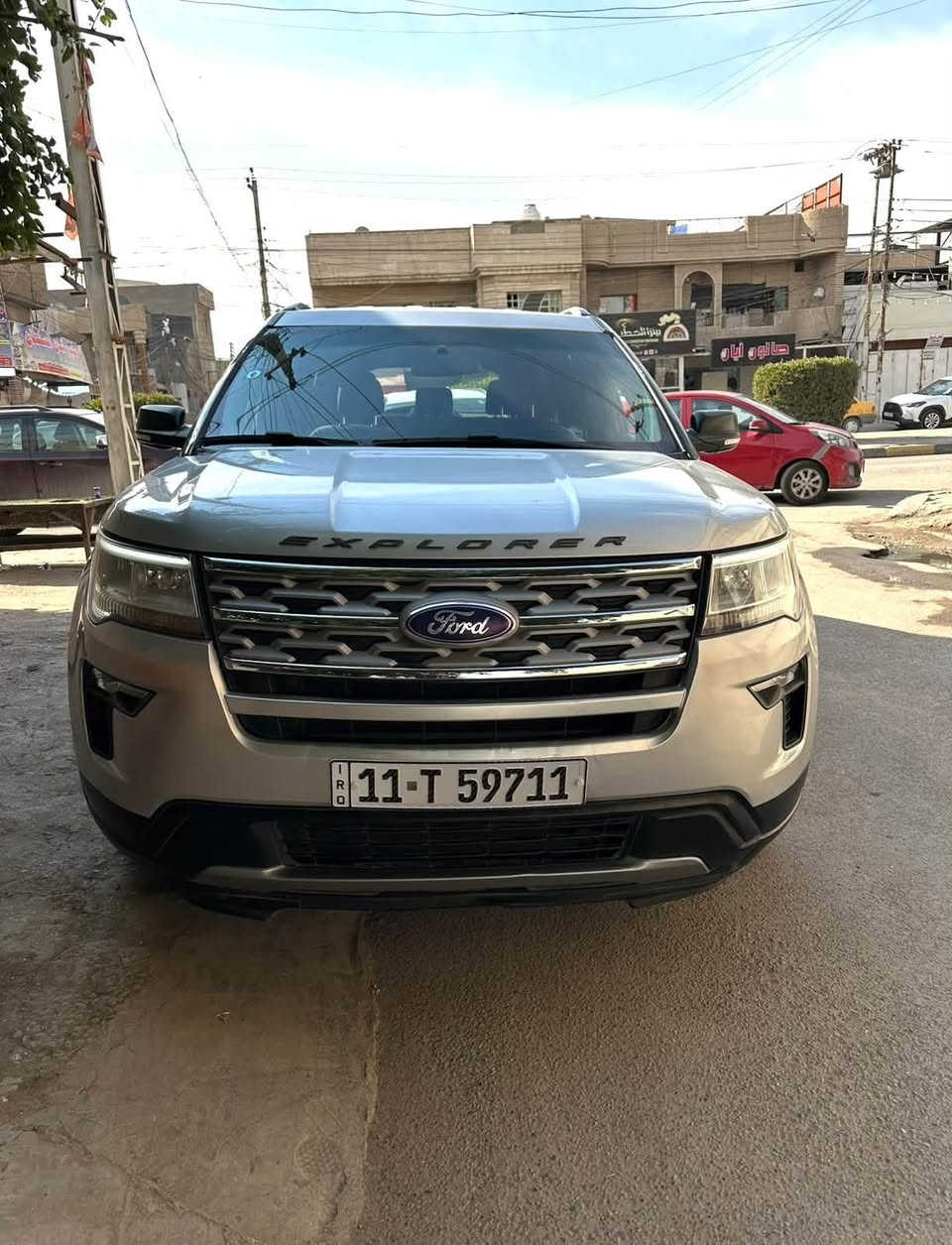 سعر مناسب مستعجل على البيع 
الاناقة والفخامة والقوة 🔥🔥رموز لاتنفصل عن 
فورد اكسبلور ٢٠١٩ XLT
7 راكب 
محرك 6 سلندر 
ماشي 51 الف مايل 
بصمة أبواب وبصمة تشغيل 
رادار 
حساس خلفي 
كشنات مخمل + الأمامية كهرباء مع ذاكرة لكشن السائق 
كود خارجي لقفل باب السائق 
8 سماعات داخلية 
تبريد ثلاث قطع امامي وسط خلفي 
تحكم ستيرن فول 
مرايات جانبي تحكم اوتو جام 
صندوق كهرباء 
شاشة حجم كبير 
وبعد بيه موصفات
حادث جانبي بابين الايمن مبدل نفس الون 
البجم كبس
سنوية ورقم جديد بغداد 
الموقع بغداد الدورة 

***********

السعر 🟩 علق يتم الرد عليك تلقائياً✅✅
