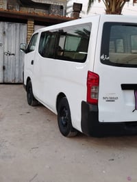 نيسان للبيع موديل ١٤ مكفوله من صبق بس بيها بارد مكينه نضيفه تبريد شقال...