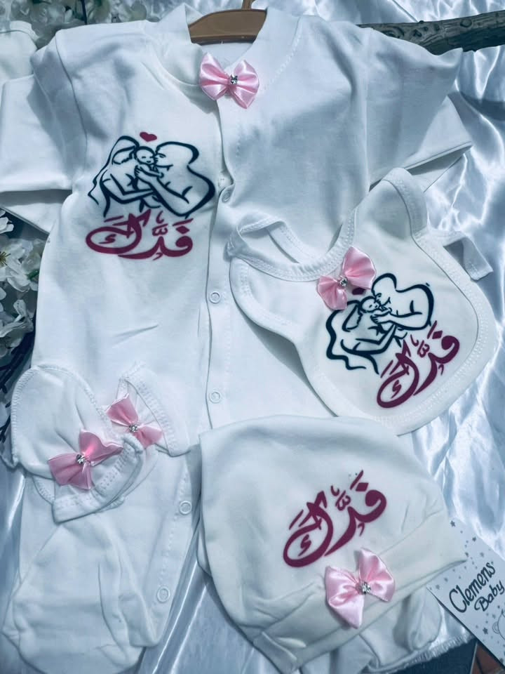 ✨ هدية لا تُنسى لمولودكِ الجديد أو لأحبائكِ.. تميزي معنا بأروع إطلالة للبيبي! 👶🎁
✨ سيت حديثي الولادة – 7 قطع متكاملة
🧸 مصنوع من قماش قطني 100% درجة أولى، ناعم ولطيف على بشرة البيبي.
💖 والأحلى؟ نطبع اسم الطفل حسب الطلب حتى يصير السيت مميز وفريد.
✅ تقدرين تفحصين الطلب أمام المندوب قبل الاستلام بكل راحة.
⏳ #عرض خاص لمدة 24 ساعة فقط والكمية محدودة.
📦 للحجز والاستفسار:
📩 راسلينا على الصفحة
📞 أو عبر واتساب:
+964 774 906 7801
