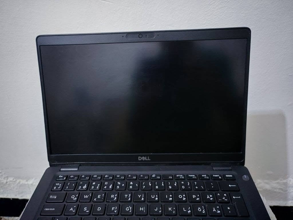 لابتوب dell
Cori5 gel 8
جيل ثامن
RAM 8 DDR4
HARD 256 SSD M2 السريع
كارت شاشه مدمج intel حجم 4G
حجم 14 FHD
وندوز 11 
بطاريه تنطي من 6 ساعات فما فوق 
نضافه 95 
منصب عليه GTA 5 
لل العاب المتوسطه و الهندسه والتصميم 
لابتوب عملي جداا
سعر 200 قفل لا يوجد بهاذه سعر 
مكاني بغداد توصيل موجود 
رقم ***********
