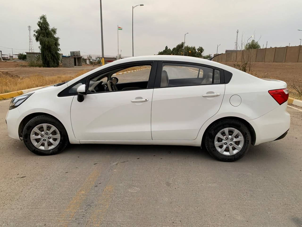کیا ریۆ مۆدێل 2012 گێڕ ئۆتۆماتیک 
بەس دۆسیەو دوو پەلەی بچووک بۆیاخی هەیە 
بۆجوانی کردوومە دەنابێ بۆیاخ بوو
گێر حادی
سەریو گەرمی بەشەرت
بێ کێشەیە رەقەم نوێ بەناو خۆمە
گێروو مەکینە بەشەرت

سعر : داوای بکە لە کۆمێنت ڕاستەوخۆ بۆت دێت 🤖 

بۆ زانیاری زیاتر پەیوەندی بکە بە خاوەنی 

***********
