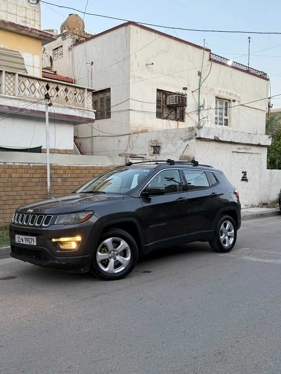 جيب كومباس 2018
لاتليود
رقم بغداد دولي باسمي 
بدون ايرباك حادثها
جاملغ خلفي 
موصفات 
شاشه وسط 
كسري كهرباء
كشنات جلد ومخمل
كشنات هيتر
ستيرين هييتر
تو ويل 
سستم سماعات
قطعتين تبريد
وبعد اكو هوايه موصفات
ماشيه 104 m
سعرها 115 ورقه وبيها شي بسيط
مكاني بغداد سبع ابكار
***********
