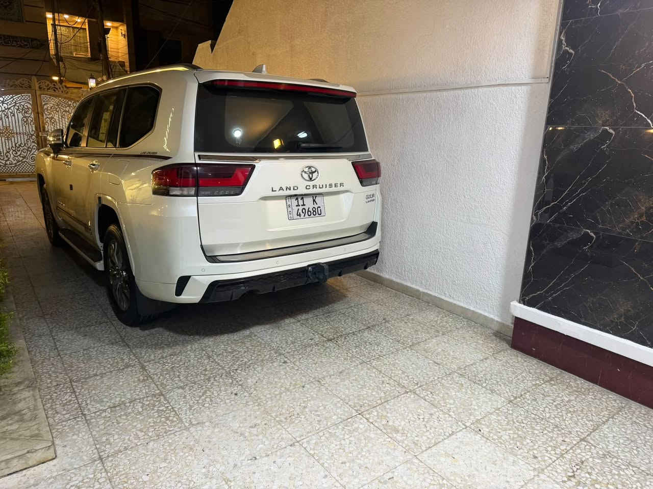 سلام عليكم لانكروز 2025 ماشيه 9 الف بريم اصليه بيبان شفط سعر 735  ***********

