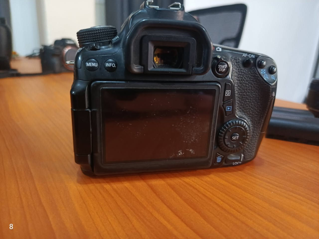 كانون 70D للبيع
Canon 70D
٧٠ دي
كاميرة ما بيها اي خلل
وياها بطاريتين اصليات وشاحن 
مع عدسة 50mm f1. 8 كانون
وعدسة ثانية 55-18mm 
تواصل واتساب فقط ***********
مكاني كربلاء
