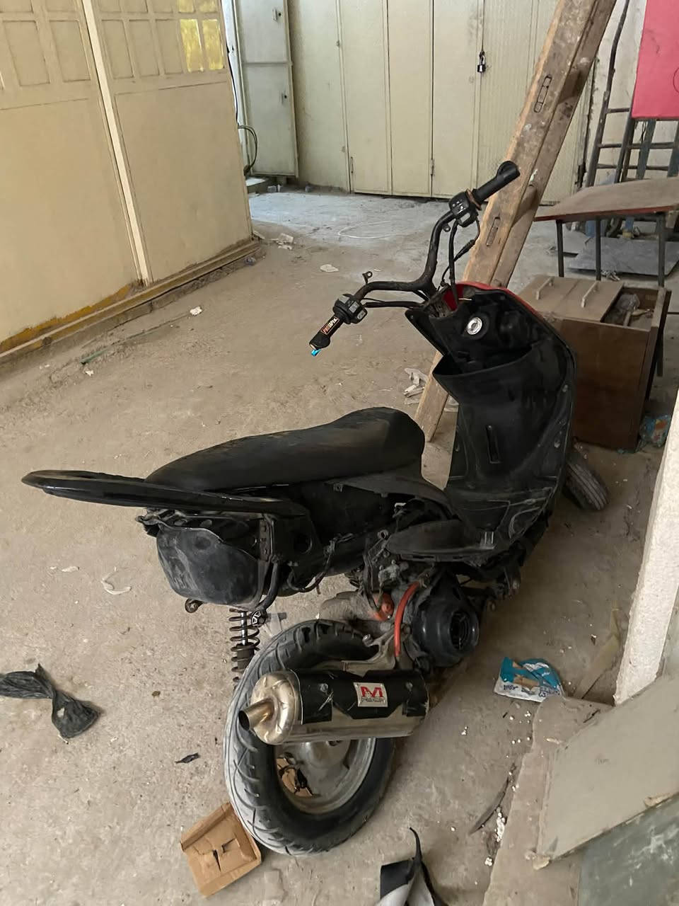 ٣٠٠ • للبيع • واتساب