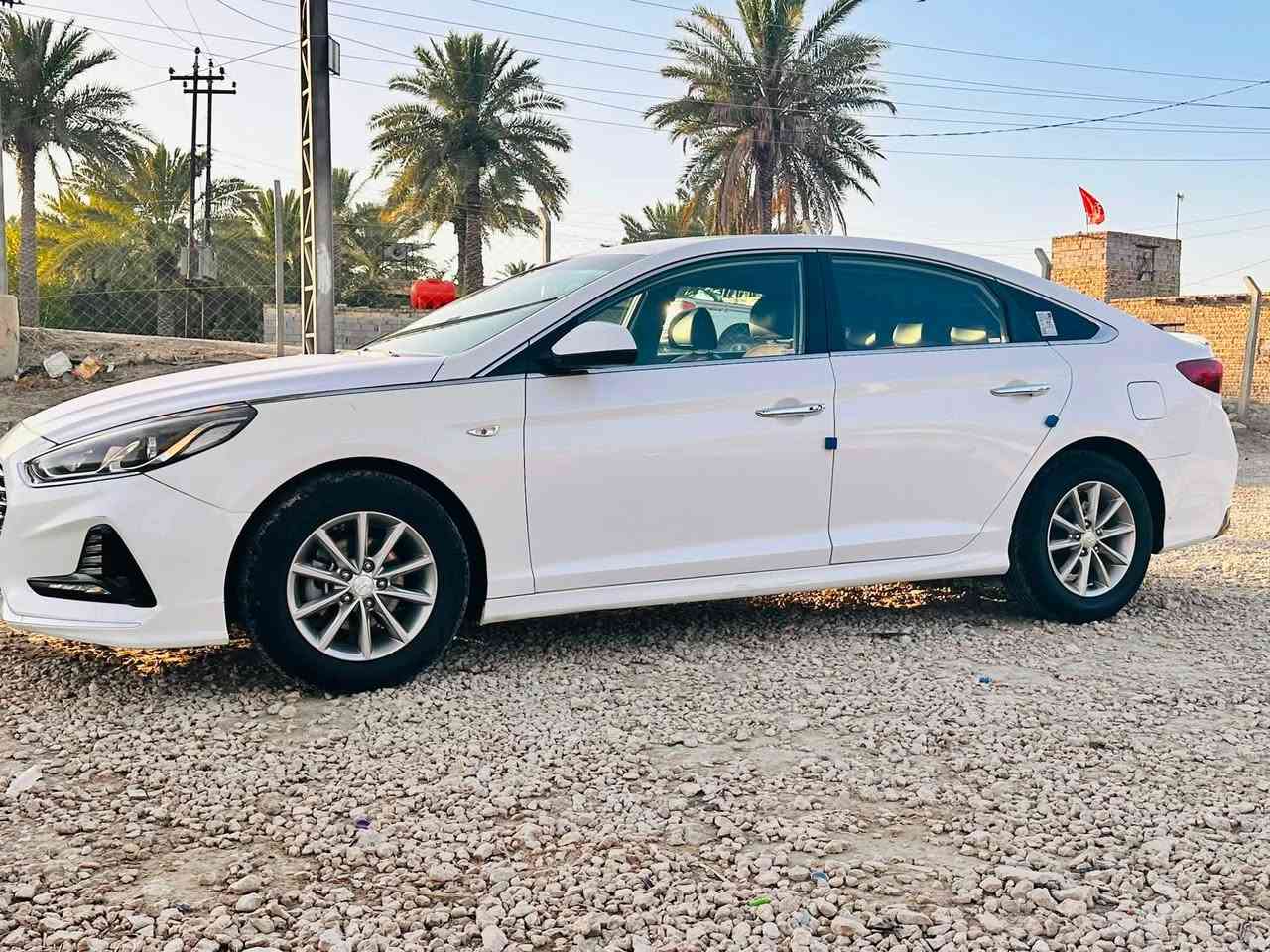 سلام عليكم بيع مستعجل سوناتا 2018   رقم بابل بسمي  العنوان الديوانيه الحمزه الشرقي السياره فول موصفات عد الفتحه    بيها فقط جاملاغات اماميات صبغ اثر تخريب كفاله عدى المذكور مكينه 200دوش  وهاي صورها  ***********
