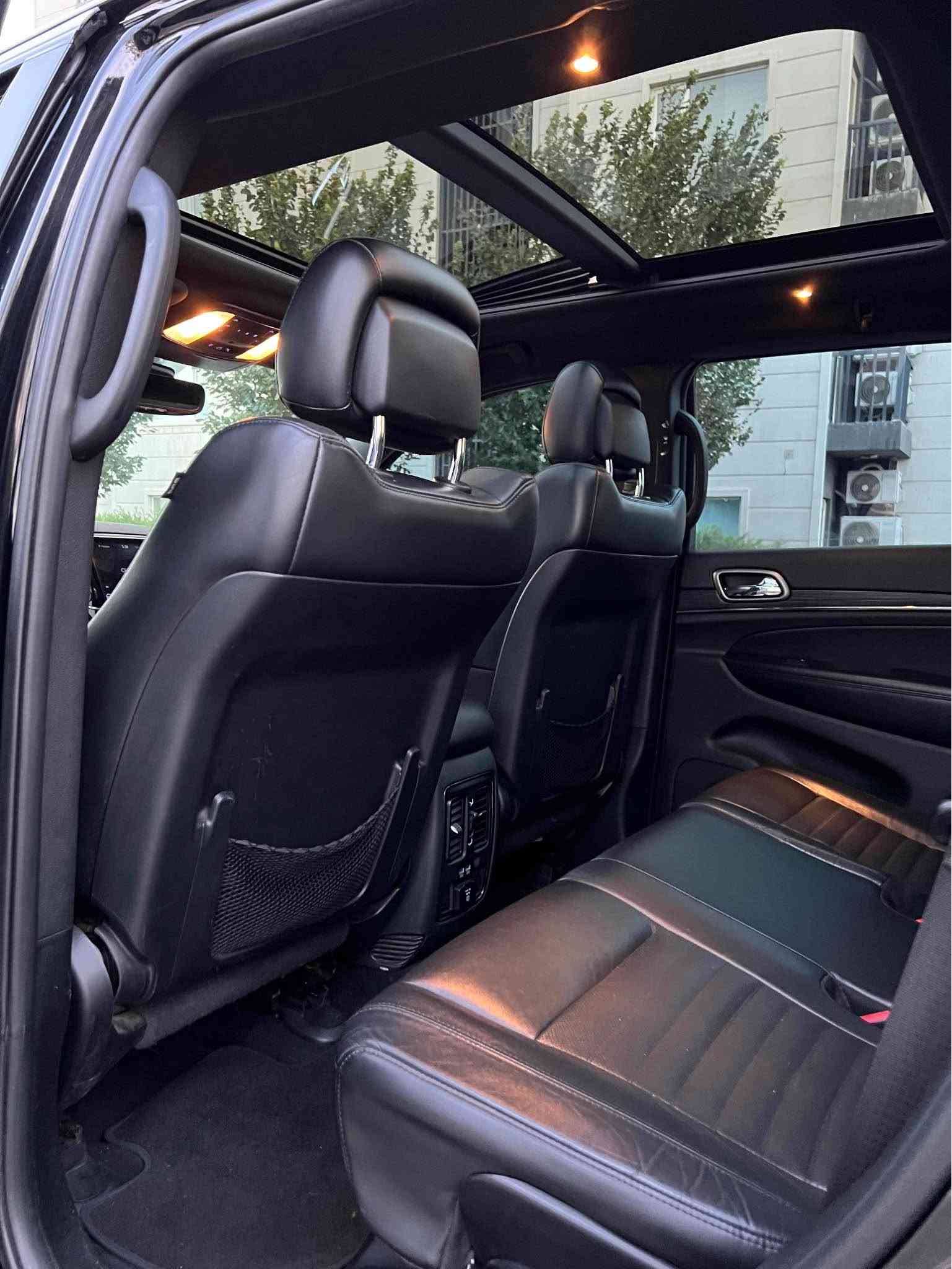 Jeep grand Cherokee X 2019
مواصفات X کەنەدی کلین تایتل 

‎تەنها 83000 کیلۆمەتر ڕۆیشتووە گێر و مەکینەی نەکراوەتەوە و کارەبایی و تەقە و رەقە و هەموو گیانی بە شەرت 

فول مواصفات (رادار گەورە - راداری خەتی جادە - اوتو پارک - راداری پشت و پێش و تەنیشت - کوشن هیتر - کوشن کارەبا - کوشن خزن میموری - تحدید سرعە - حاسەی پێش و دوا - شاشە گەورە - لایت لید و زینون - پلاجیکتۆر لید - صندوق کارەبایی  - بەسمە و شغال - زۆر مواصفاتی تر ...)

کەنەدی کلین  تایتل راپۆرتی carfax ی هەیە کلینە 
بێ بۆیاخ بێ سارد بێ چال بێ شوخت دەعامی بۆ دەعامی بە شەرت لۆک لۆکە 

سعر 260 وەرەقە و مجال 
شوین سلیمانی 
تلفون ***********

Jeep grand Cherokee X 2019
مواصفات X کەنەدی کلین تایتل 
83000 الف کیلومتر ماشی محرک و کیر مو مفتوح و مابی ای خلل 

فول مواصفات x معروفە ( رادار امامی کبیر - رادار خط شارع - auto park - رادار امامی و خلی و جانبی - کشنات جلد - کشنات خزن - کشنات تدفئە - تحدید سرعە - حساسات امامی و خلفییە - شاشە کبیرە - لایتات لید و زینون - بلاجکتور لید - صندوق کهربائی - بصمە و تشغیل عن بعد و بعد بیها هوایە مواصفات... )

وارد کندی کلین تایتل بشرط فحص و رابورت carfax 
مکفول کفالە عامە بدون صبغ بدون بارد بدون شخط بدون رصعات لوکککککک بالباکیت نفس زیروووو

سعر 260 ورقە و مجال بسیط
مکان سلیمانییە 
تلفون *********** السليمانية, العراق
