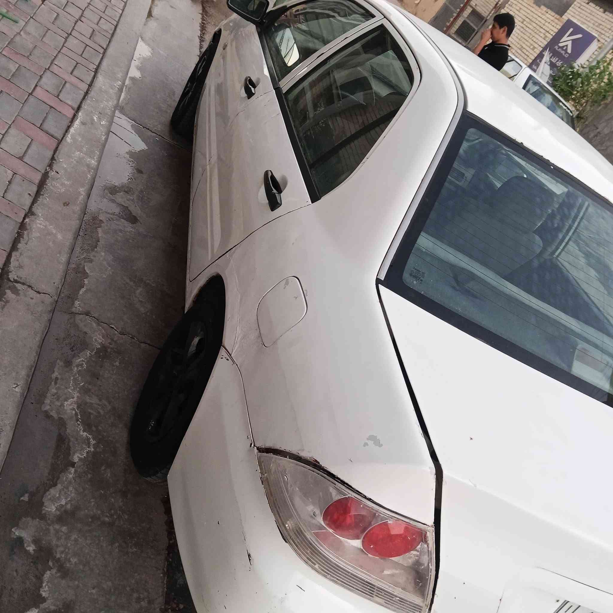 سلام عليكم 
لبيع لانسر 2005 نضيفه بسمي تحويل ثاني يوم سنويه ل 29 محرك وكير مكفولات  تخم تاير جديد حداديه الكدام جديده والوره نص عمر صبغ بس لهلالات تبريد بس الكمبريسر لطش شاشه كامره 
مكاني كربلاء 
السعر54بيه مجال 
***********

