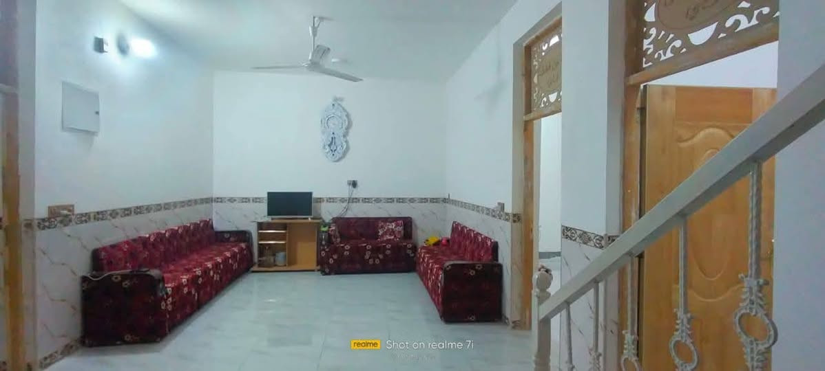 الدار للبيع
الدار للبيع
دار للبيع طابو زراعي سند 25 السند بسمي 
المساحه 300 متر  يحتوي على غرفتين وحول ومطبخ وصاله وصحيات داخليه و خارجيه ويحتوى محل 
العنوان بابل/حله/ قرب الامام بكر (عليه السلام ) 
ملاحظه الدار مباشر على الشارع العام 
السعر خاص  
لاستفسار *********** بي واتساب
