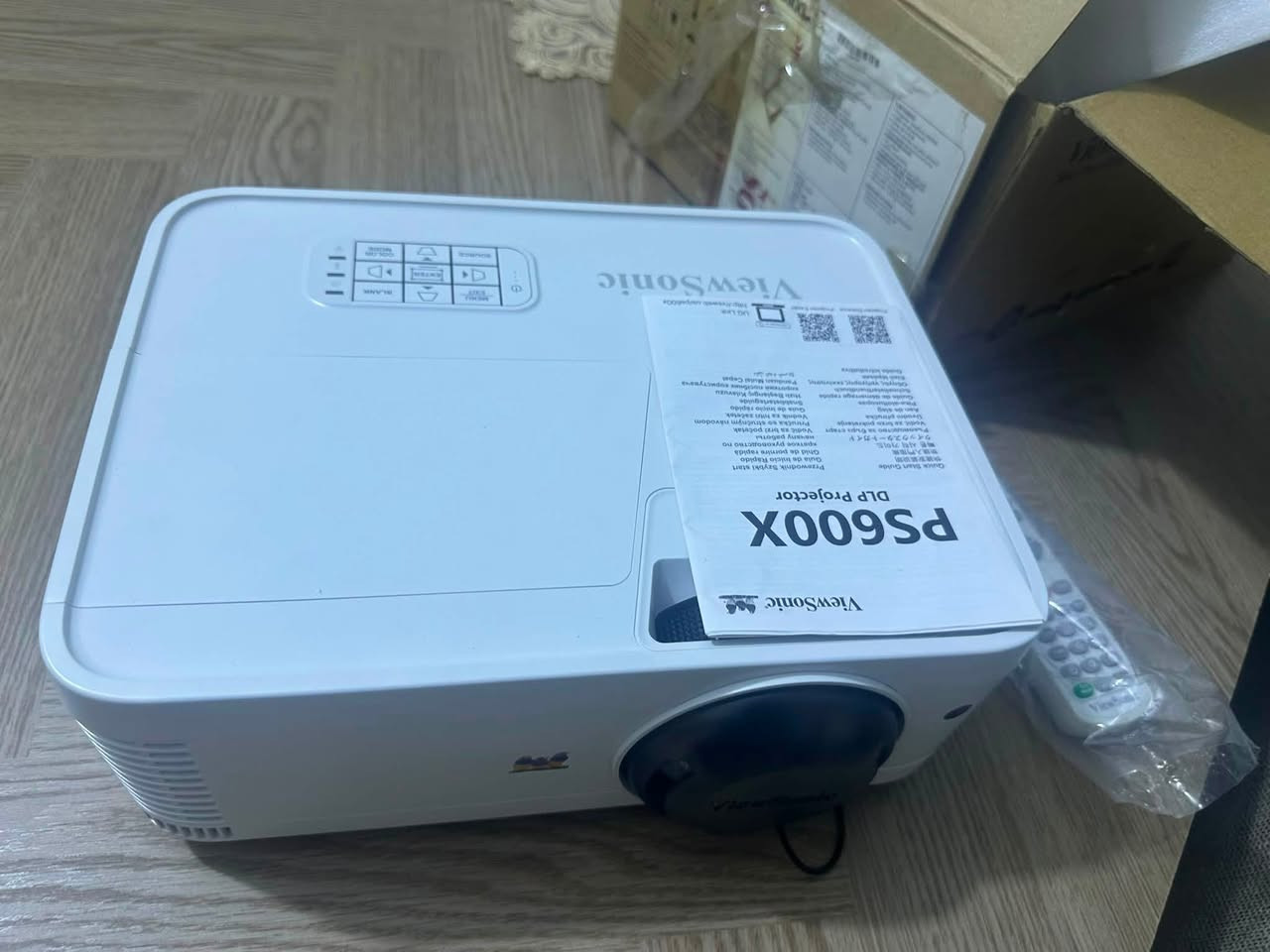السلام عليكم متوفر بروجكتر viewsonic جديدة غير مستخدمة عدسة شورت ثرو ( عين السمكة ) رايدهه ب 250 والمكان سبع ابكار *********** .. سعرهه اكثر من ٦٠٠ بالموقع
