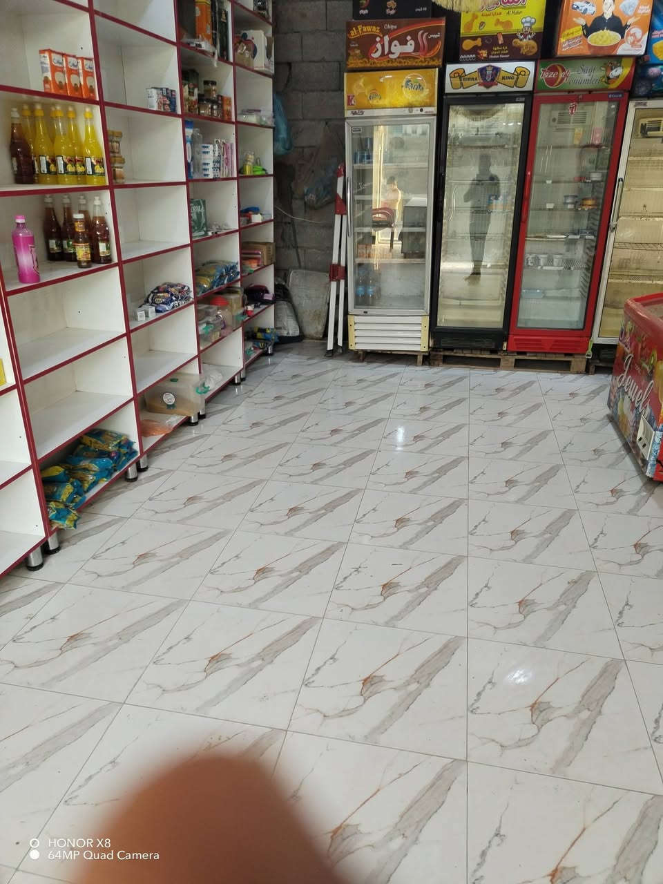 السلام عليكم غراض اسواق مالت تعزيله للبيع مكاني كوت الحكيم ***********

نص مكتوب في الصور:
- HONOR X8
- 64MP Quad Camera
- HONOR X8 64MP Quad Camera
- O HONOR X8
