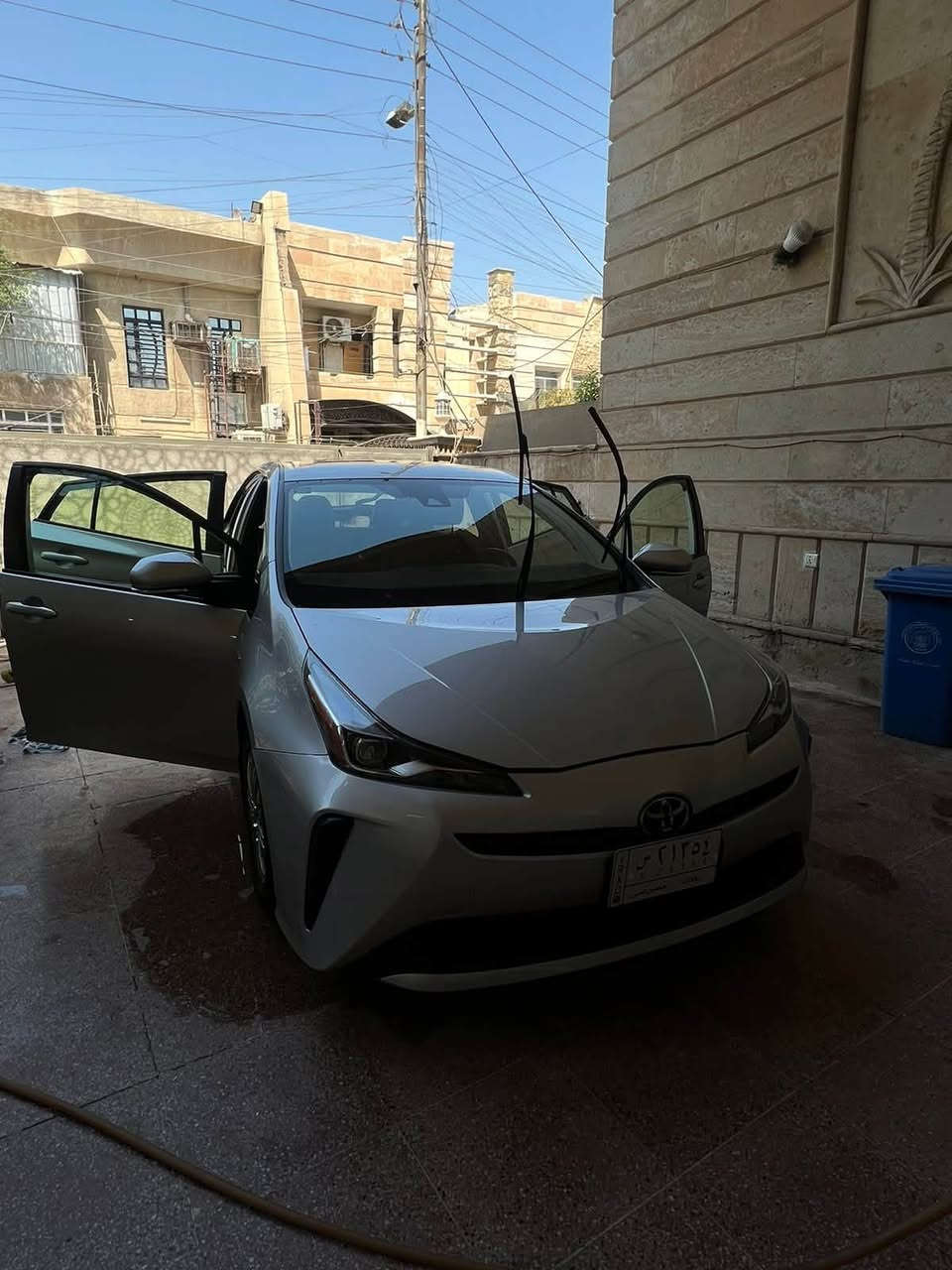 تيوتا بريوس موديل ٢٠٢٢
Toyota perius 2022 
هايبرد
ماشية ٩٠ الف كيلو
وارد كندي 
مواصفاتها : مرايات كهرباء و حساسات 
كشنات تدفئة
كشنات جلد
كار بلي
مثبت سرعة و رادار و محدد مسار 
كاميرا خلفية
حادثها: من كندا اصبع بالبنيد 
و ببغداد بيها بارد بالجاملغات الخلفية و الامامي جهة السايق فقط
السيارة مكفولة من اي عطل 
و مابيها صبغ 
المكان: بغداد - حي الجهاد
الرقم :***********
***********
