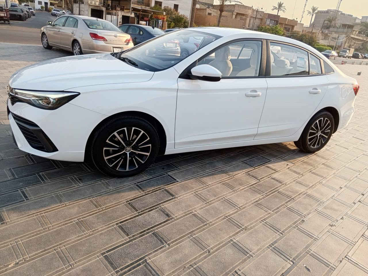 ‏السلام عليكم
‏للبيع سيارة MG 5 plus 2025
‏الشكل الجديد 
‏لون أبيض رقم سليمانية الجديد بأسمي
‏تحويل ثاني يوم
‏اخت الزيرو ماشيه 5000 كيلو فقط
‏مكفوله كفاله عامه من كلشي
‏أخي العزيز افحص وين ماتحب
‏مواصفاتها
‏شاشه حساسات مثبت سرعه
‏شاشة معلومات السياره بالكامل
‏تحكم ستيرن تشغيل بصمه وابواب
‏وصندوق
‏هاند بريك دكمه مانع انزلاق
‏تبريد أمامي خلفي
‏اضاءة LED بالكامل
‏كشاف ضباب امامي خلفي
‏اشاره بالمري
‏ويل كب 16
‏والسيارة جديده جدآ
‏وبضمان الشركة
‏مكان السياره بغداد نفق الشرطه حي حطين
‏السعر 121 ورقه وبيها مجال
‏***********
‏ليث
