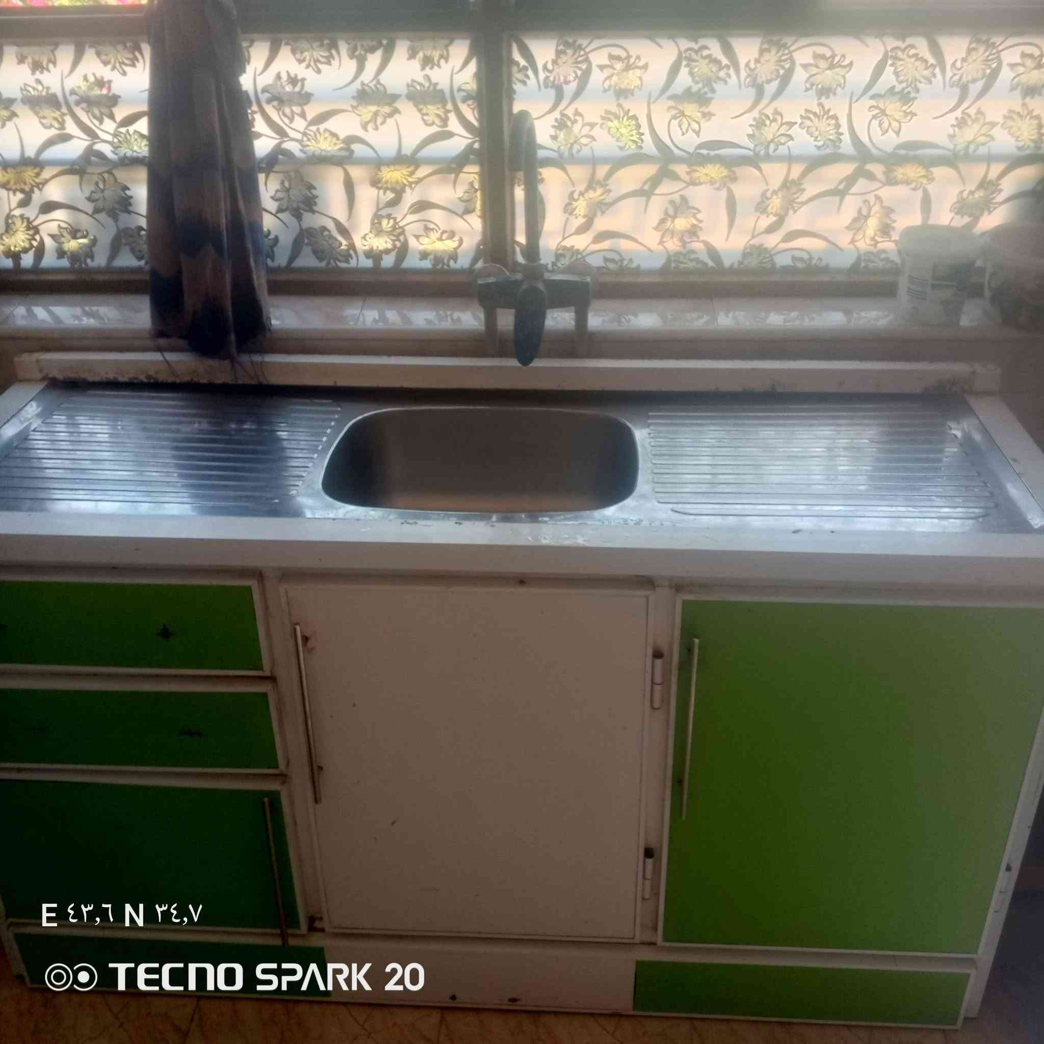 سنك مرمر معه ملحق وسنك ستيل هم لل بيع ***********

نص مكتوب في الصور:
- E 43,6 N 34,7 TECNO SPARK 20
- E ٤٣,٦ N ٣٤,٧
- TECNO SPARK 20