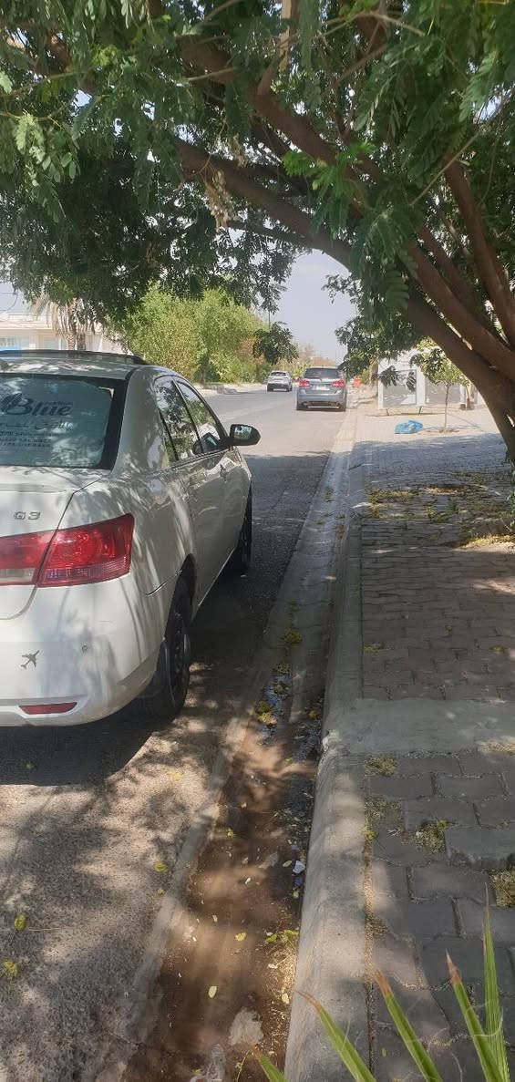 السلام عليكم للبيع بي واي دي جي ثري موديل 13 كير عادي جاهزه مكينه كير تبريد صدر ماناقصها شي باسمي رقم بغداد سعر 47 مكان كركوك بطاقه بانزين بيها 
***********
