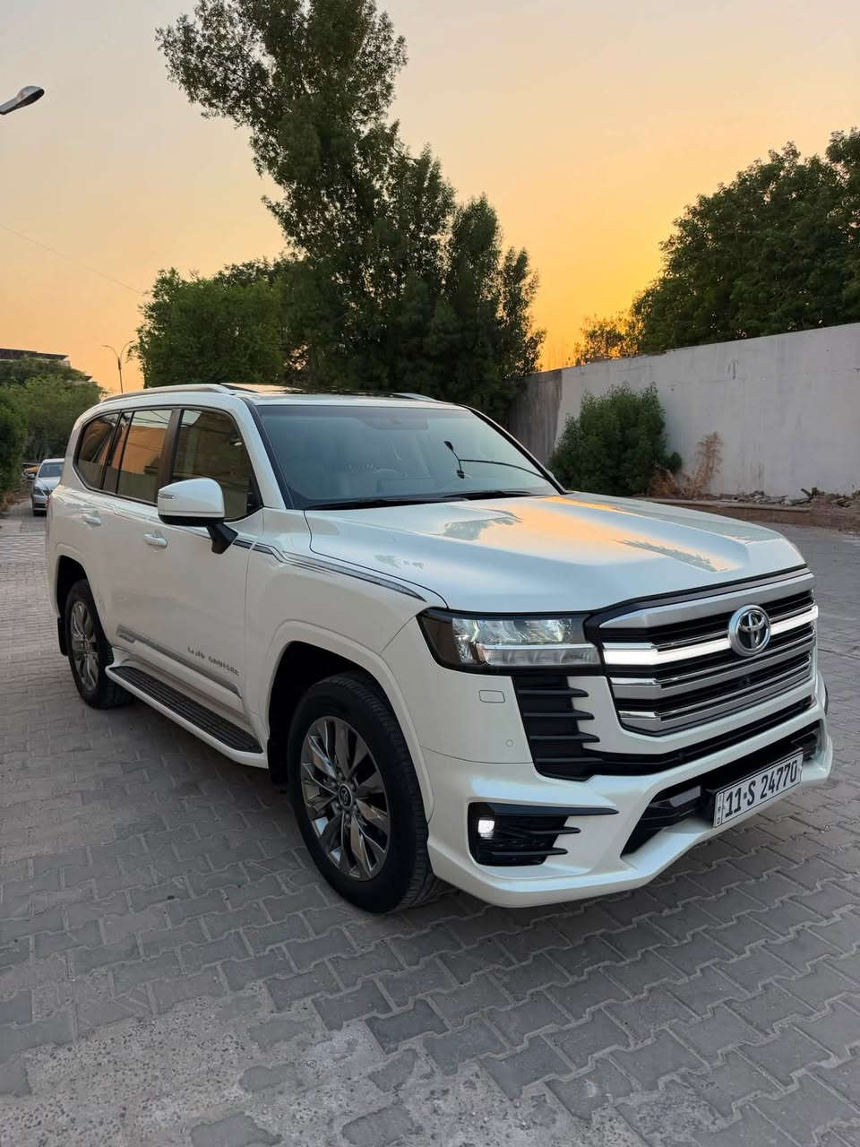 السلام عليكم لاندكروز 2023 ساز  لمتدد اصل ٤ كامرات مكفولة من الشخط ماشية ٤٠ الف مغلفة بالكامل PPF مكان السيارة الكاظمية السعر 65,000$ هاتف ***********/***********
