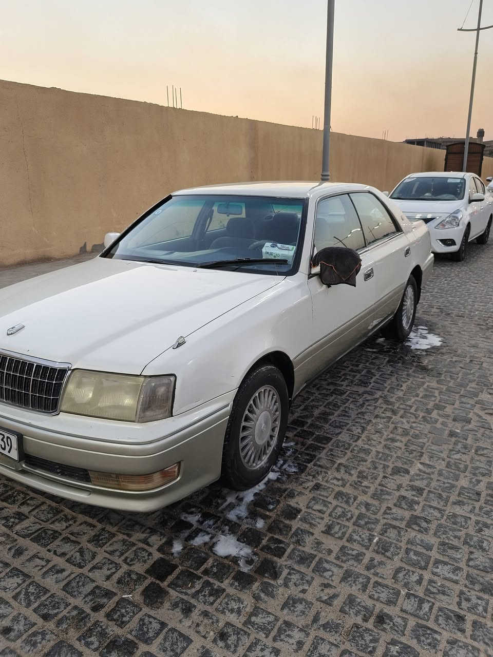 السلام عليكم
سياره راس الثور للبيع موديل ٩٣ بيها ضربه كدام مبدل لغود والسياره مكفوله من الكص ونقل جثه 

تخم تاير جديد ومكينه وكير جديد حداديه كدام وورا جديد 

تبريد مايشتغل ناقصها كمبريسر دواخل نظيفه وماناقصها شي السياره مسجله باسمي السعر ٨٥ 

مكاني البصره الزبير التواصل على هذا الرقم ***********

المو شراي لايتواصل وياي رجاءً .
