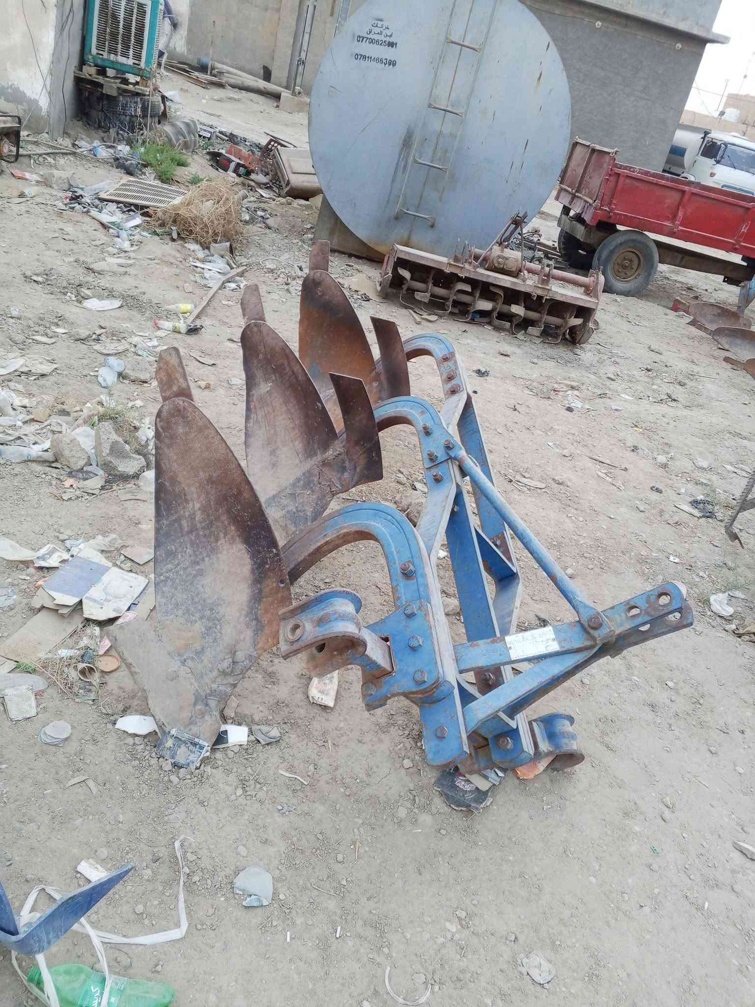 شاحنة • بدون تفاصيل