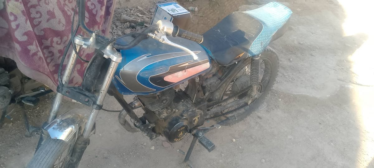 دراجه اربعه كير كلك البيع شوفت عينك المحرك ستوني مجفته صوت الدراجه يخبل السعر 225متواجد فيس ***********
