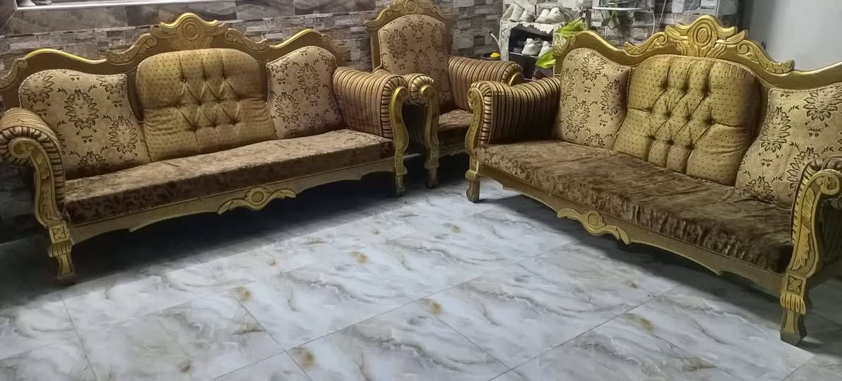 طقم ملكي • ذهبي • ٦ قطع