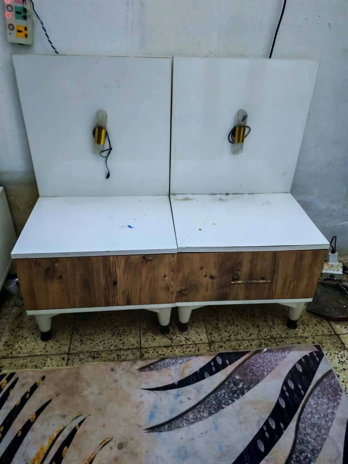 غرفه 300 بيها مجال 
ديوان ب100

نص مكتوب في الصور:
- ***********/ ***********