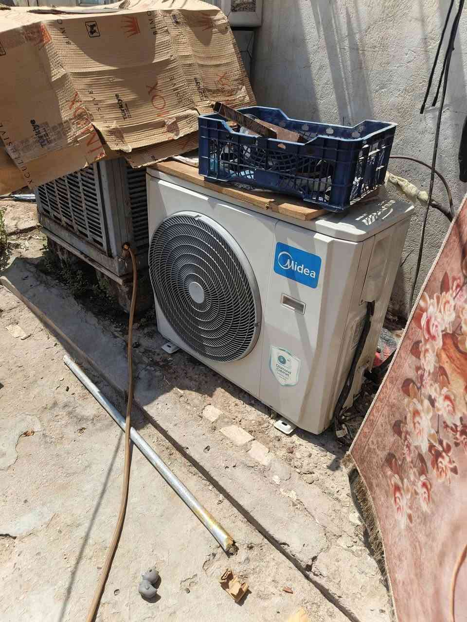 سبلت كنتوري عدد2 مكيف سبلت واحد طن
ثلاجه براد كلهن شرط الفحص 
*********** حله ابو خستاوي 
بيع مستعجل
