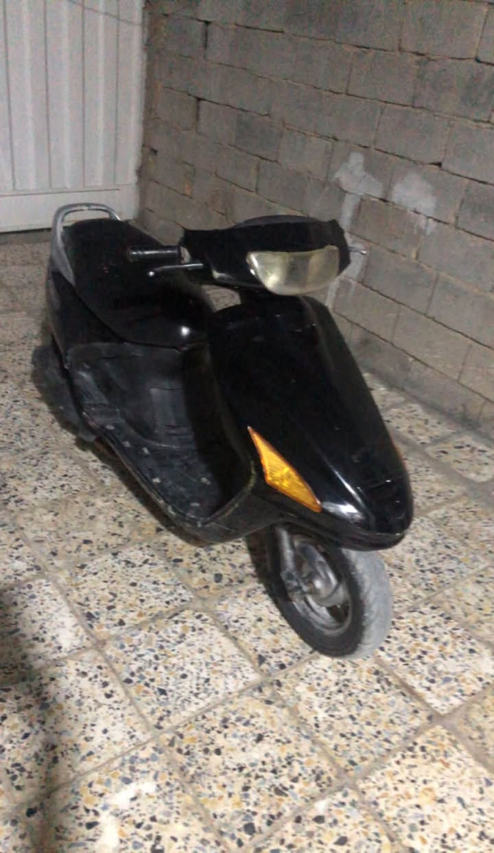 السلام عليكم دراجه فراشه للبيع مفتوحه فقط ولفات مكينه بلاد دبلات شغاله كهربائيات شغاله لايت اصفر ابيض بكلايت دبل اشاره مكاني بابل حله حي الصحه شارع الكورنيش رقم الهاتف ***********سعر325موشراي لايتعبني

