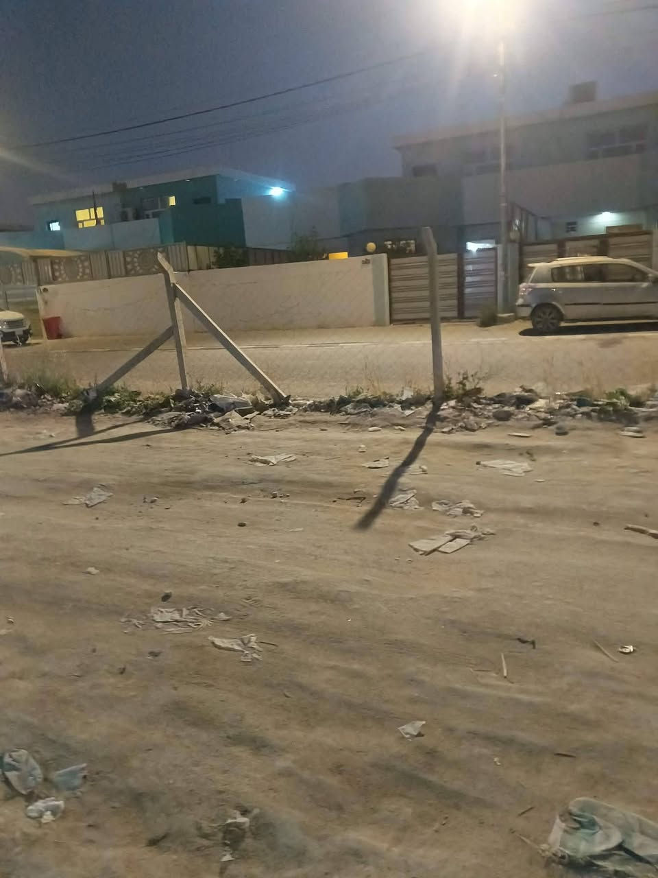 سلام عليكم عرصه ١٠٠ متر نداء شارع ٢٠ مقابيل مجمع كرار عرصه بسمي مداور مباشر قريبه جدن علا شارع مجمعات سعر ٤٩ وبيه مجال اي ستفسار اتصل *********** عرصه متل جنيان مكانه حلو وقريبه علا خدمات
