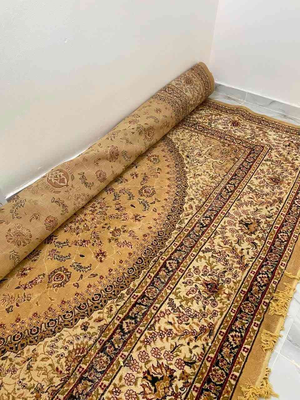 النوع: كاشان تركي (أم الشعرورة) النوع الثقيل الملكي 
 القياس: 6 متر طول × 4 متر عرض
 الحالة: نظيفة وممتازة جديدة
الشراي واتس :***********
المكان ديالى
