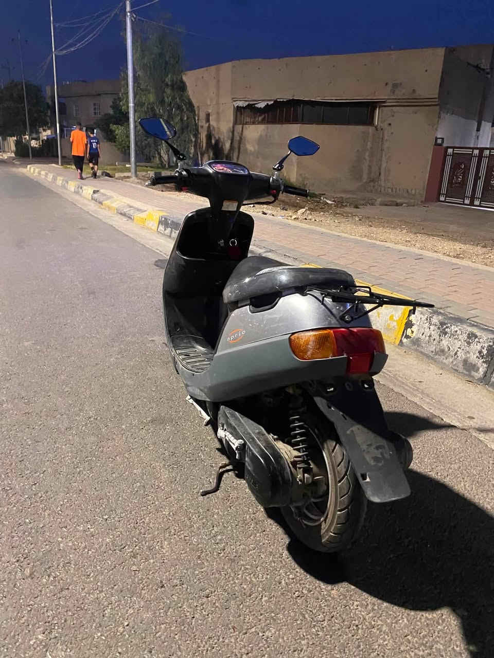 سلام عليكم موطور بوتين كلو شرط مكينه شرط ما مفتوحه وايرمنيه كامل سلف اشاير لايت هورن الموطور دبل سكليتر  فول فول نضافه بس امبدل ادروعه تجاري الاصلي موجود يحتاج بس بوليش السعر 400 او بي مجال حك جيتك هاذا الرقم او بي واتساب ***********
