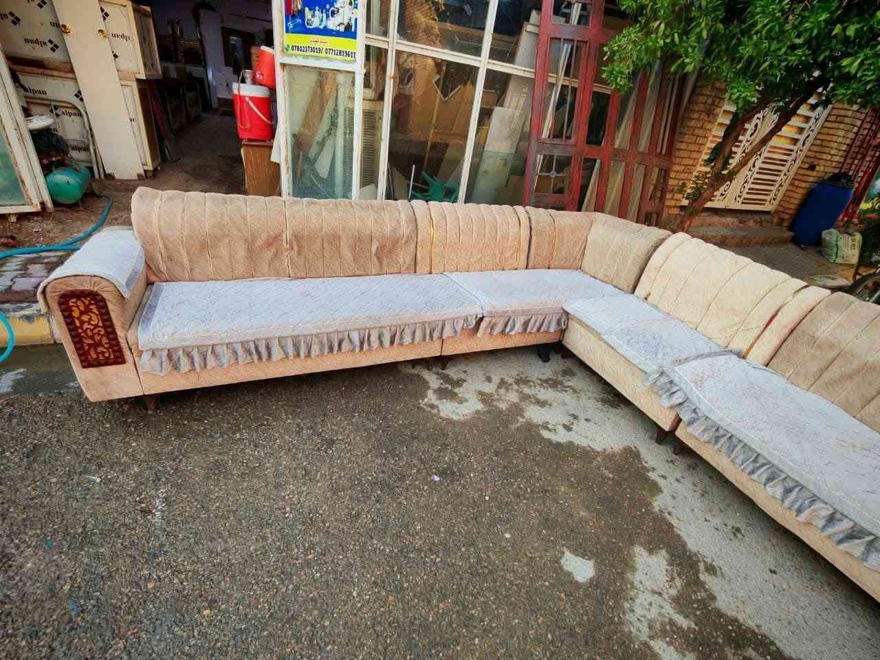 غرفه 300 بيها مجال 
ديوان ب100

نص مكتوب في الصور:
- ***********/ ***********