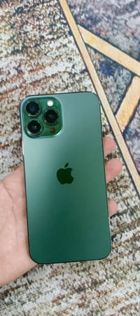 عمي السلام عليكم. أيفون 13 برو ماكس شرق اوسط  البطارية 76  السعر خاص ا...