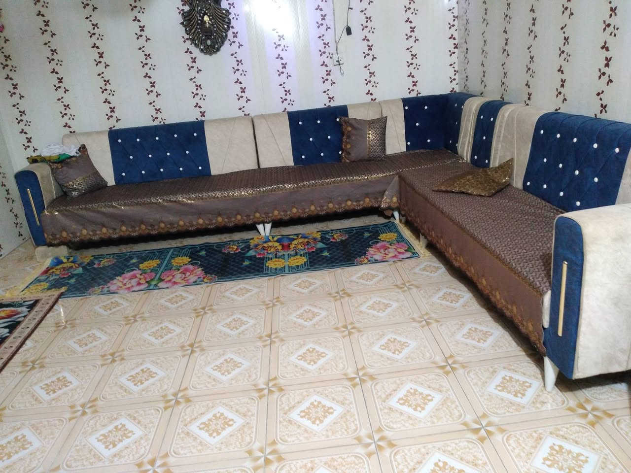السلام عليكم عندي اغراض بيت للبيع استخدام قليل ونضيف جدا للاستفسار عل الرقم***********
