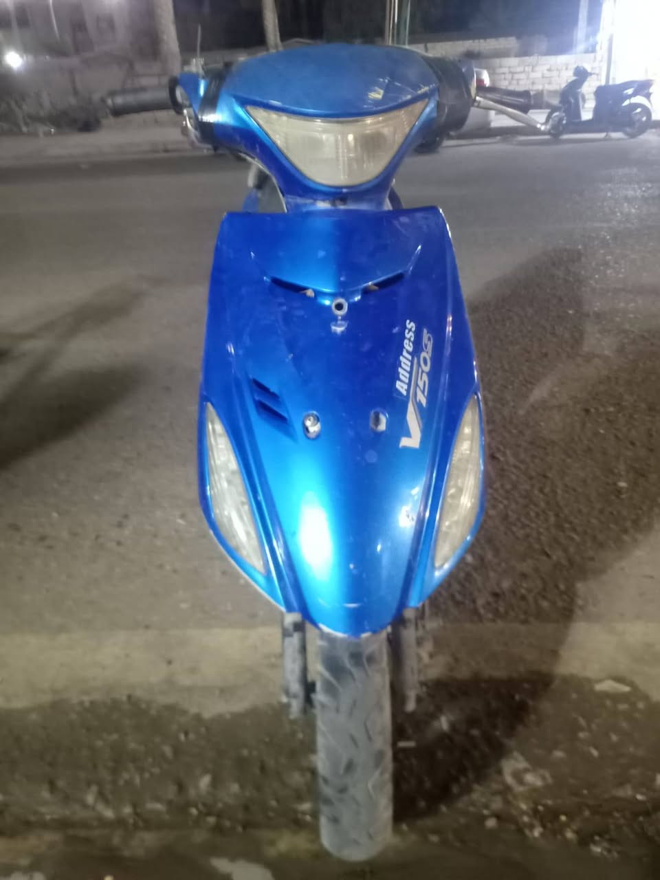 موطور شغال ونضيف كامل مكمل ماناقصه شي للبيع السعر 300وبي مجال حق الجيه رمش اخابرك مومتواجد عالفيس ‏‪***********‬‏
