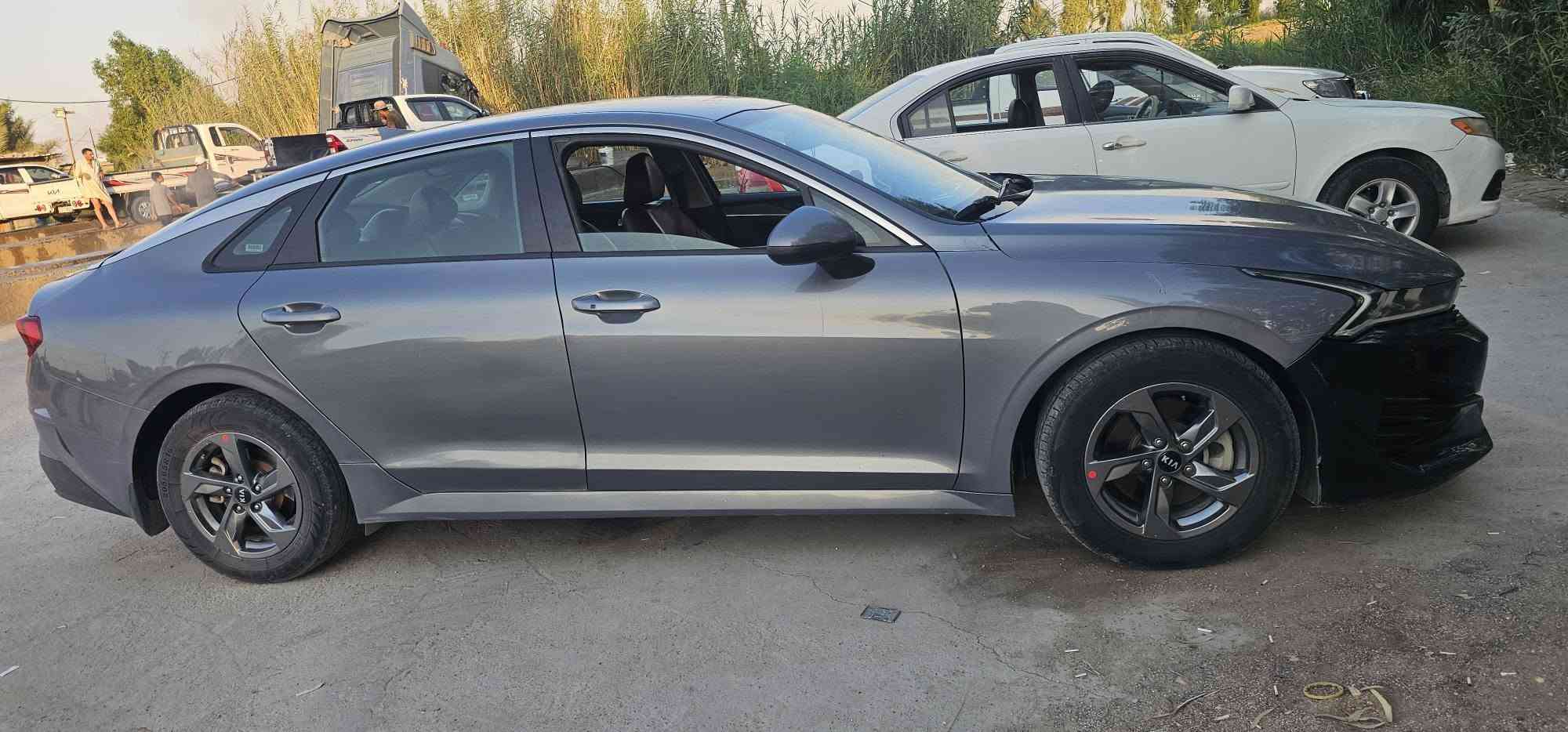 للبيع K5 
#السعر 115

موديل 2021 معوقين سنة 2027 تصير حره 

المكان واسط الزبيدية 

بيه مكانات صبغ ابيع حزام بدون دواخل

***********
***********
