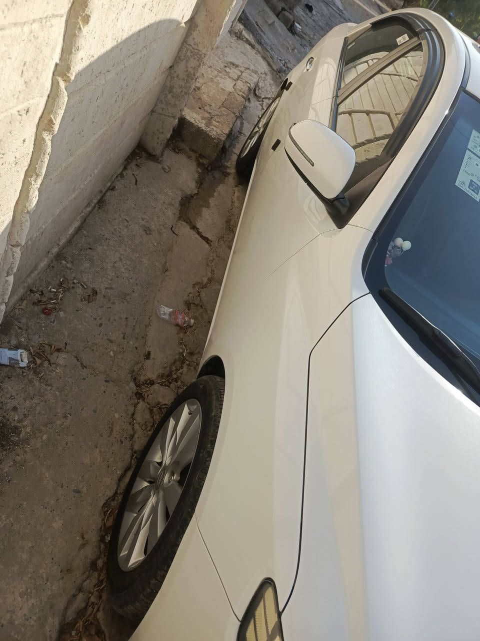السلام عليكم 
كيا سيراتو ٢٠١٢ بدون صبغ أو حادث كير ومحرك شرط الفحص رقم سنوية جديده سعرها ١١٨وبيها مجال لتواصل ***********
