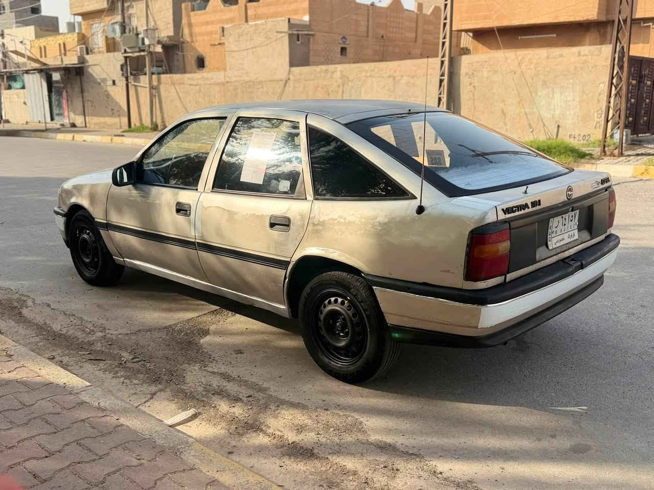سياره اوبل فكترا موديل 91حجم 18سياره نظيفه مابي اي شي ابشرط ومحرك سنويه اللا 29ينتهي  مشروع وطني بيه دفتر بانزين كهربائيه كلها شغال اربع إطارات جديد  تدفئه شغال صدر جديد سعر30 بي مجال بسيط للاستفسار رقم هاتف زين *********** عنوان كركوك
