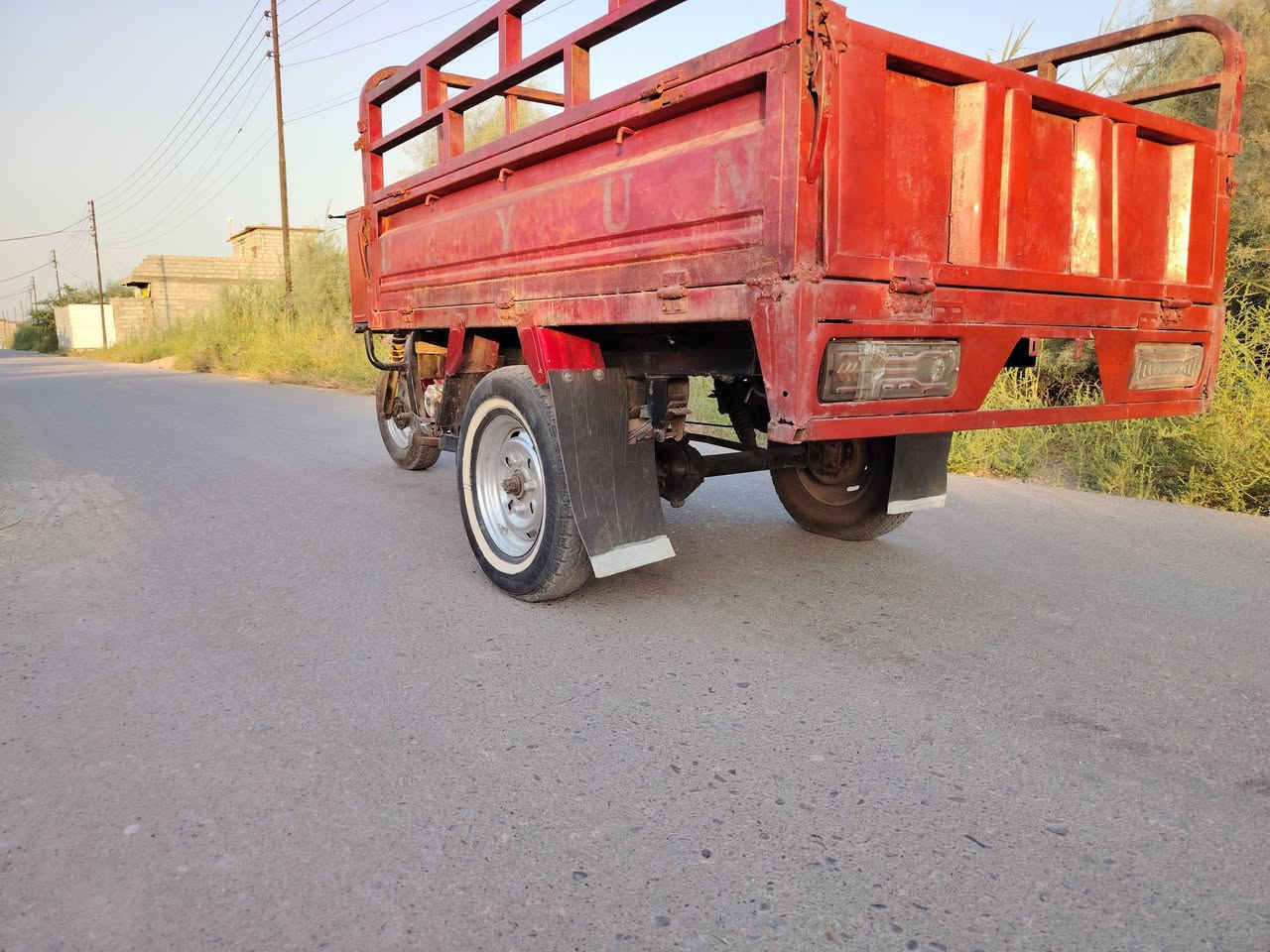 السلام عليكم ستوته للبيع دايوان موديل 15 محرك 24 أوراق كامله 
ستوته نضيفه خير من الله كهربائيات كامله بك لايتات شاير هورن كلهه شغاله سلف هندر أكسن كبس بديهه
 نظيف أتصل وبيك خير وتدلل ***********
