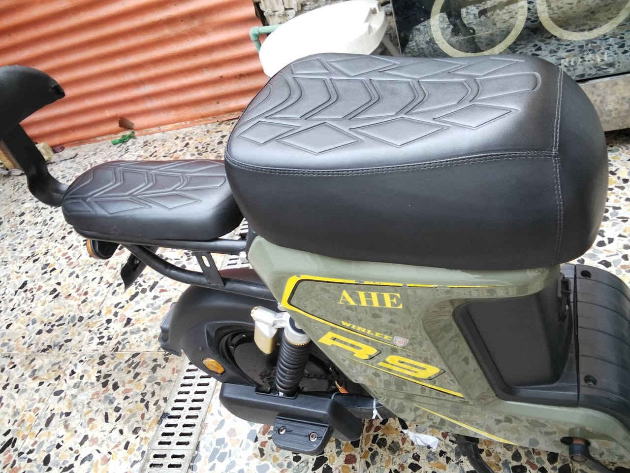 سلام عليكم دراجه شحن R9خمس بطاريات مسطره 
بغداد حي اور ***********
450الف
