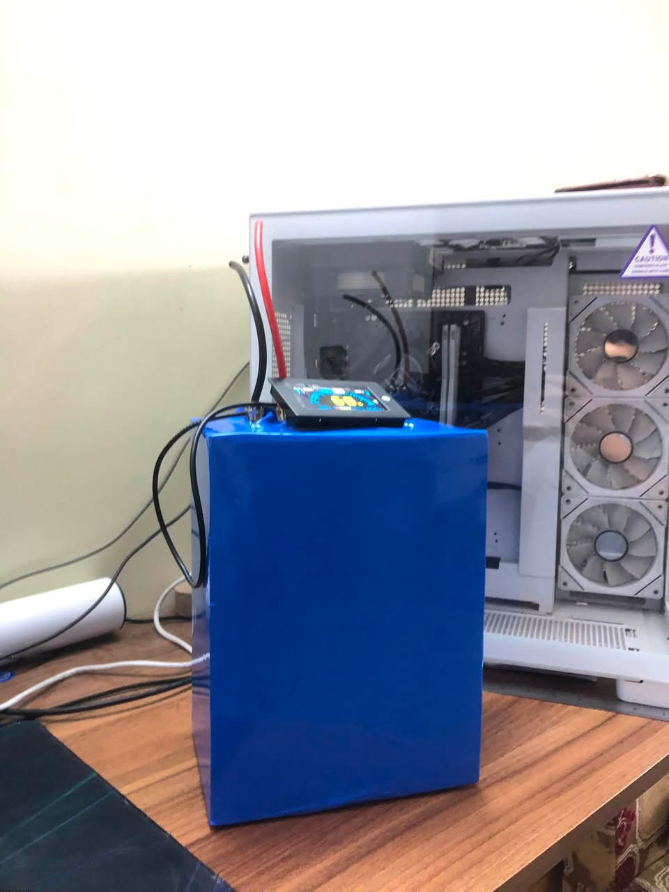 تم تجهيز بطارية فوسفات الحديد
لاحد الزبائن
60v 30A  BMS 50A jk

مع شاشة لعرض نسبة الشحن والحرارة وتيار التفريغ 
وشاحنة بتيار شحن 10A 

للتواصل :
***********
