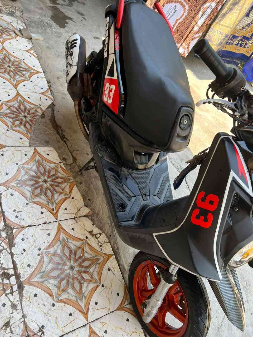 سلام عليكم
دراجة سكنس جبلي للبيع الدراجه جاهزة من كلشي مامفتوحه دبلات وعينه وكلجات رياضي الدراجه كله شغاله  السعر خاص للتواصل ***********
