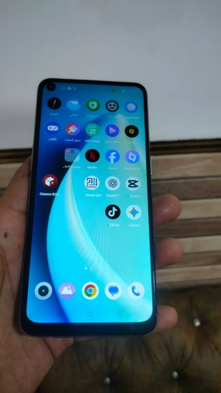 لبيع: Realme GT Master Edition (256GB / 8GB RAM)
​المواصفات:
​الذاكرة: 256 جيجابايت.
​الرام: 8 جيجابايت.
​المعالج: Snapdragon 778G (سريع للألعاب والتصفح).
​توضيح حالة الجهاز بكل أمانة:
​الجهاز شغال طبيعي (سماعات السبيكر الخارجية وسماعة المكالمات والكاميرات والشحن كله ممتاز).
​منفذ السماعة السلكية (الجك) يشكل/ما يلقط ثابت (الحل استخدام سماعات بلوتوث أو تحويلة Type-C).
​الشاشة مبدلة تجارية (ألوانها جيدة، والبصمة متوقفة).
​الظهر فيه كسور خفيفة وفطر يم السماعة (النظافة العامة 70%).
​ممتاز كجهاز ثانوي، للألعاب، أو للاستخدام اليومي.
​السعر: [110].
​المكان: [بغداد].
التواصل: خاص أو واتساب [***********].
